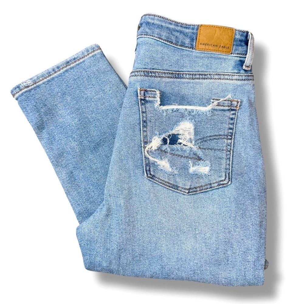 American Eagle Mom Jeans High Rise Tapered 90s Distressed Ripped Whiskering 2R